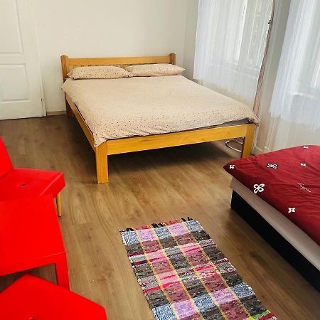East Point Hostel บูดาเปสต์ ภายนอก รูปภาพ